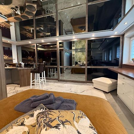 Deluxury Mirror Apartament Centrum Варшава Екстер'єр фото
