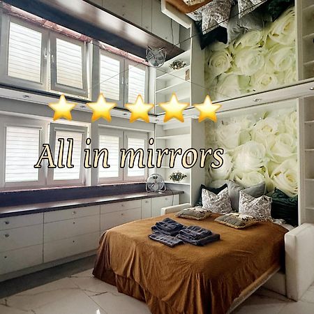 Deluxury Mirror Apartament Centrum Варшава Екстер'єр фото