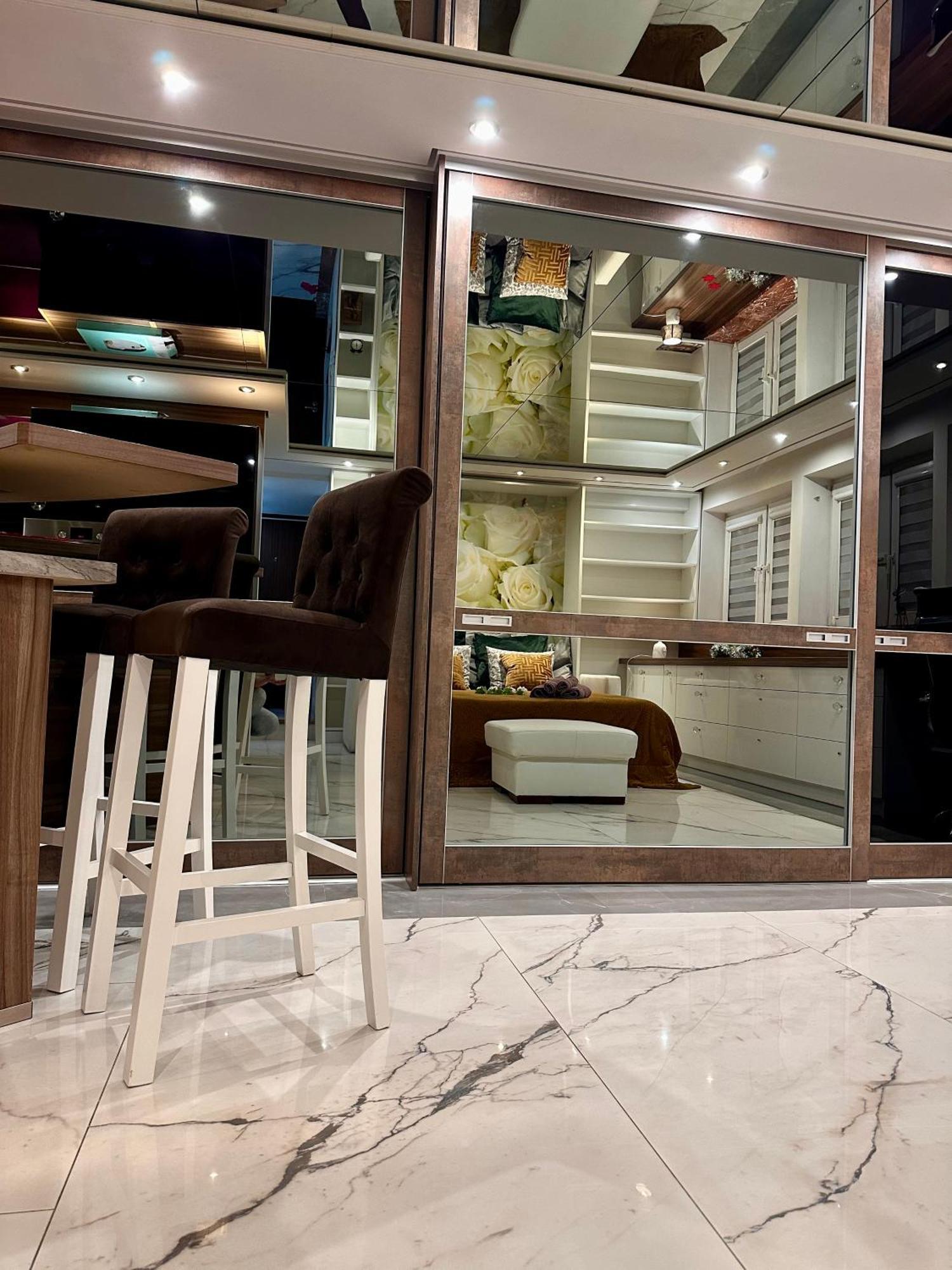 Deluxury Mirror Apartament Centrum Варшава Екстер'єр фото