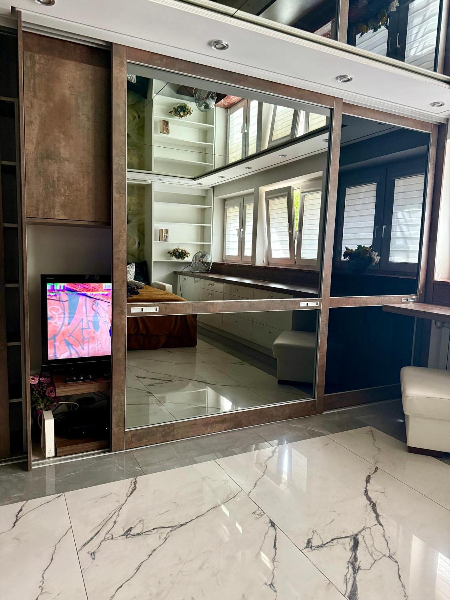 Deluxury Mirror Apartament Centrum Варшава Екстер'єр фото
