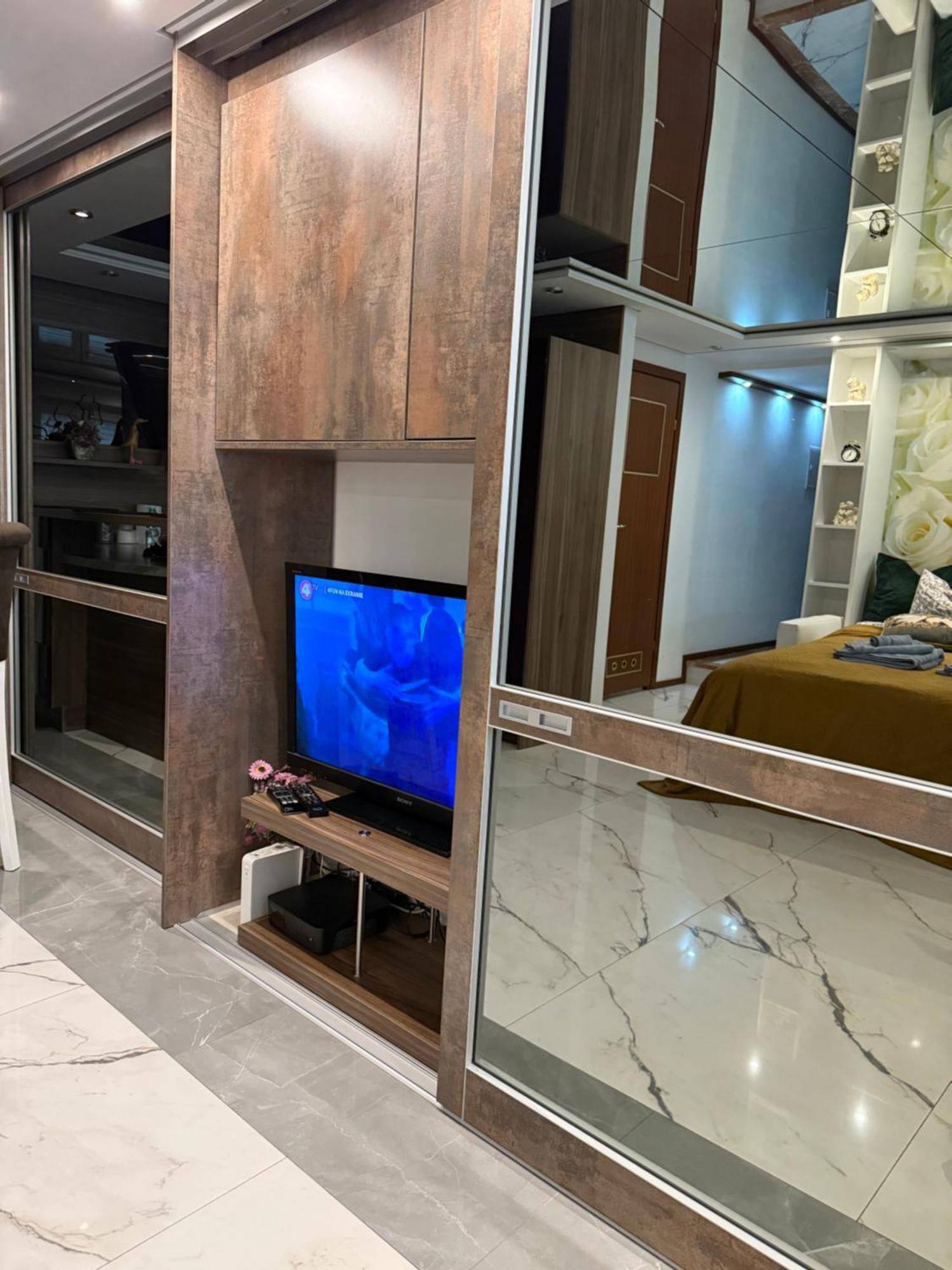 Deluxury Mirror Apartament Centrum Варшава Екстер'єр фото
