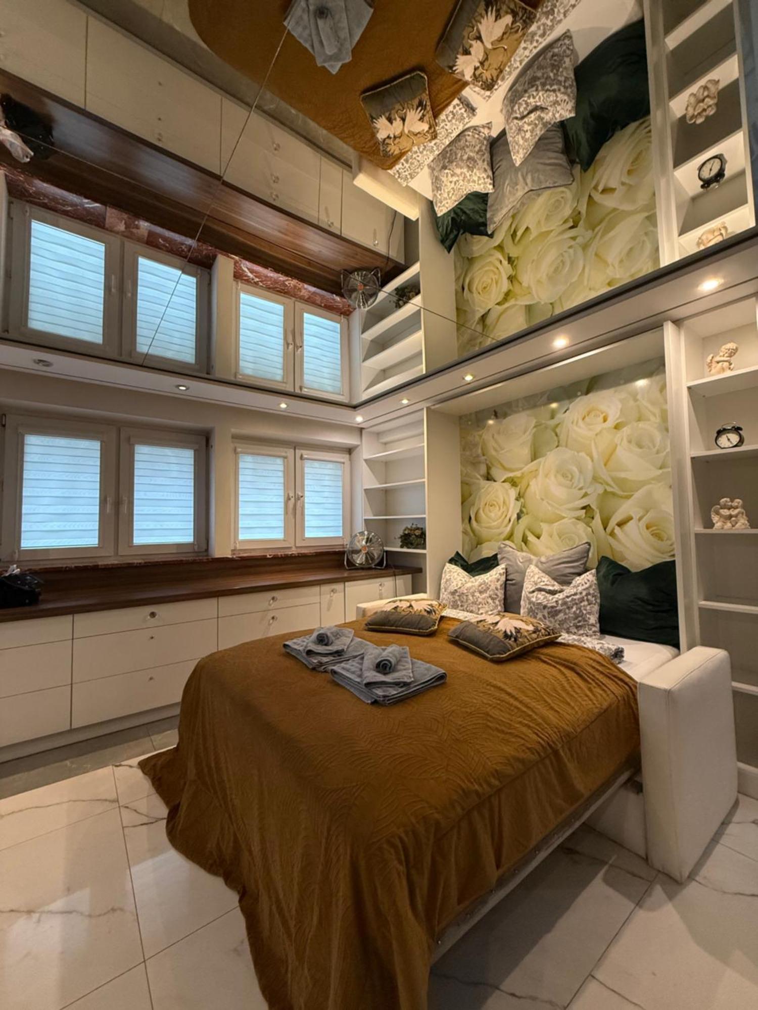 Deluxury Mirror Apartament Centrum Варшава Екстер'єр фото