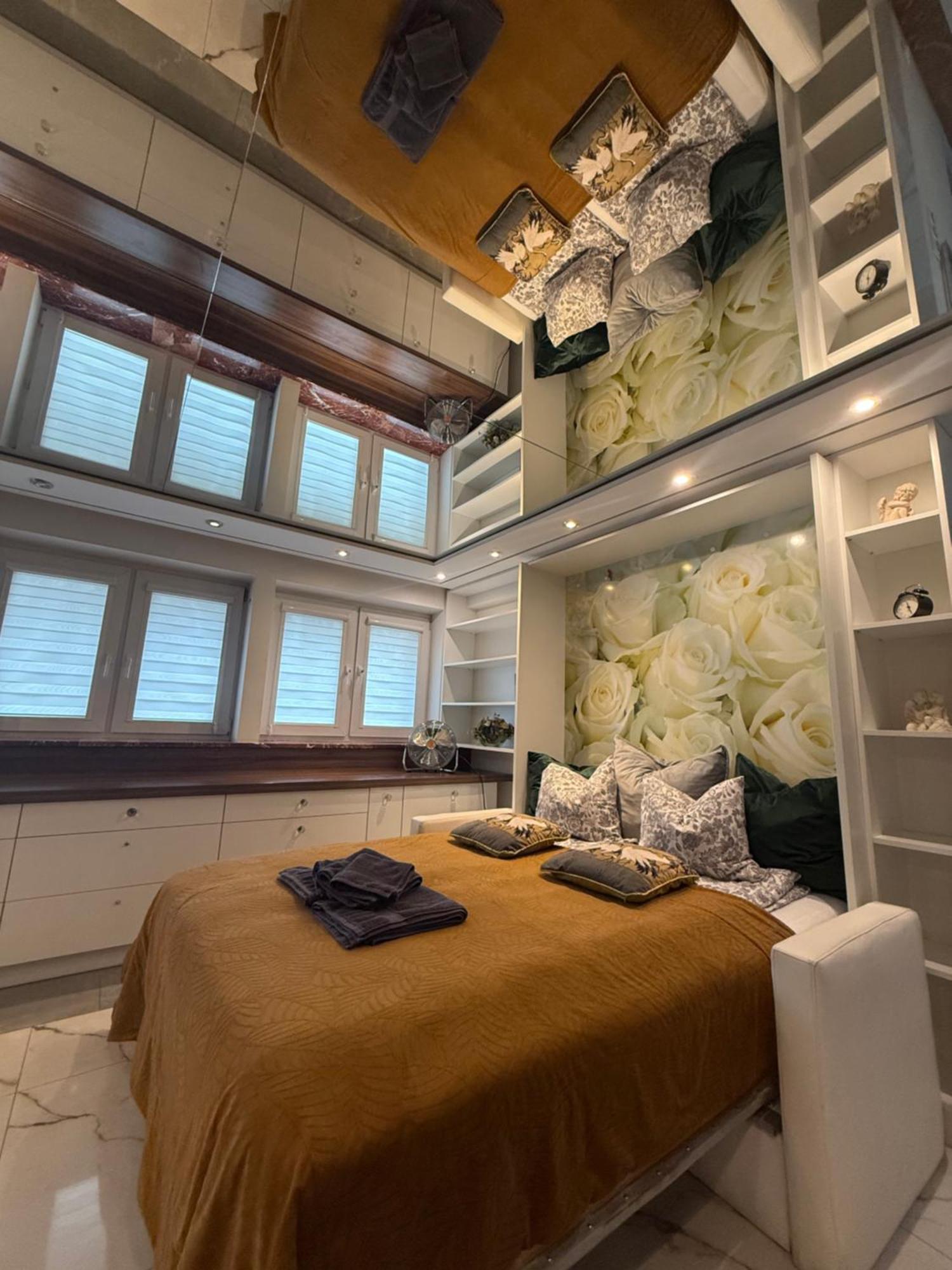 Deluxury Mirror Apartament Centrum Варшава Екстер'єр фото